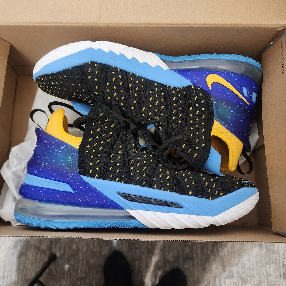 Nike Lebron XVIII